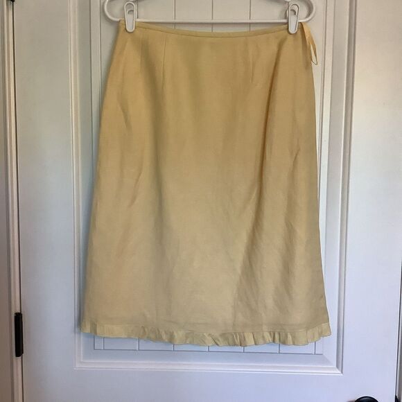 Le Suit Yellow Linen Suit 🐇😎💛 - Picture 6 of 7